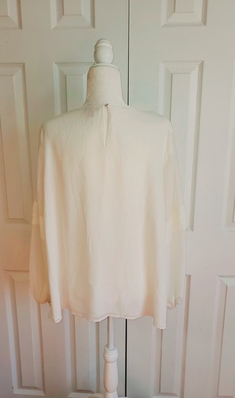 Vince Camuto pleated sleeve blouse - Picture 6 of 7